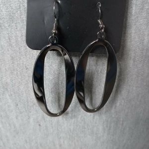 Women's earring